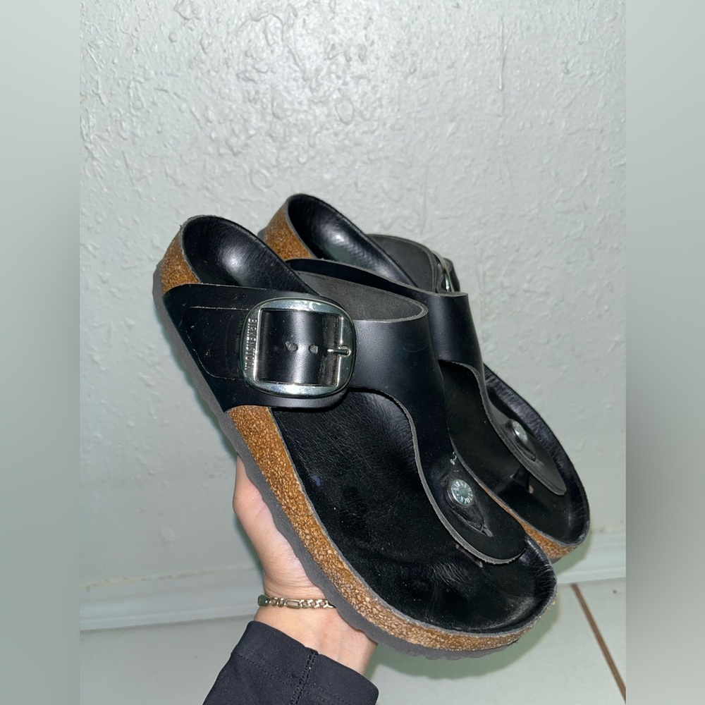 Birkenstock Gizeh Black Leather Sandals - Picture 4 of 7